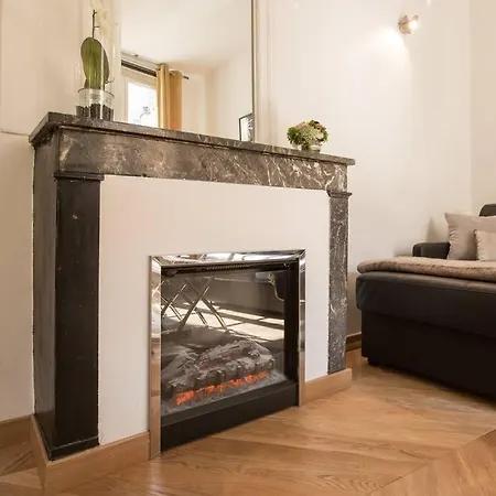 Daire Newly Remodeled Parisian Gem In Le Marais!