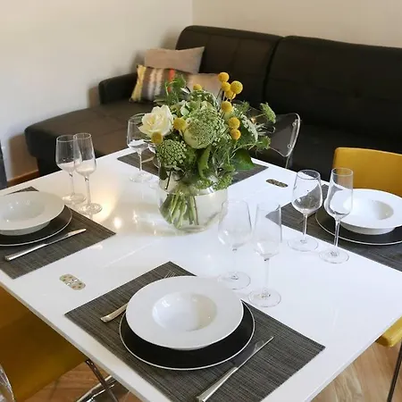 Newly Remodeled Parisian Gem In Le Marais! * Paris