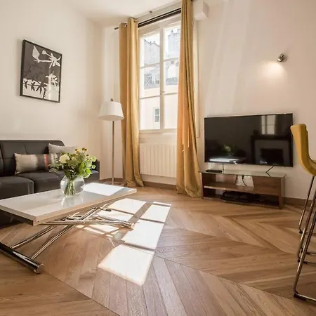 Newly Remodeled Parisian Gem In Le Marais!