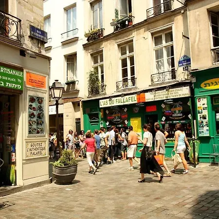 Newly Remodeled Parisian Gem In Le Marais! Paris