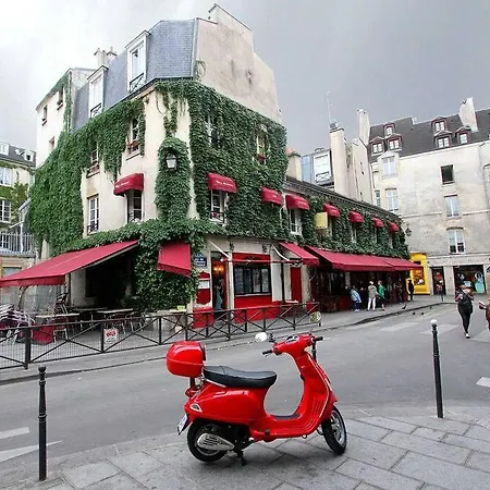 Daire Newly Remodeled Parisian Gem In Le Marais! Paris