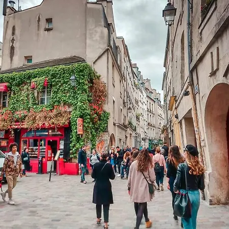 Daire Newly Remodeled Parisian Gem In Le Marais! Paris